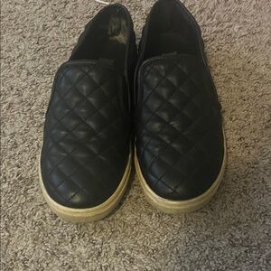 Women’s Black Quilted Pattern Steve Madden Slip-On Loafers